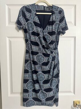 Brooks Brothers Navy Medallion Wrap Dress Stretch M non-wrinkle classic luxury